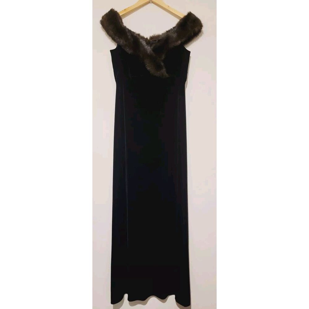 Cachet Fur Trimmed Velvet Gown Women's 10 Black Elegant Luxury Bodycon Formal